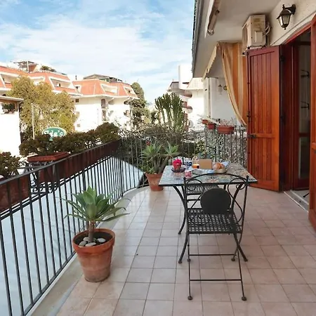 Carlo House Apartament *